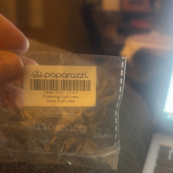 Paparazzi Shiny Gold Cross Cuff Links - Picture 2 of 2